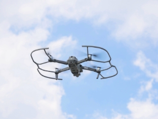 ドローン